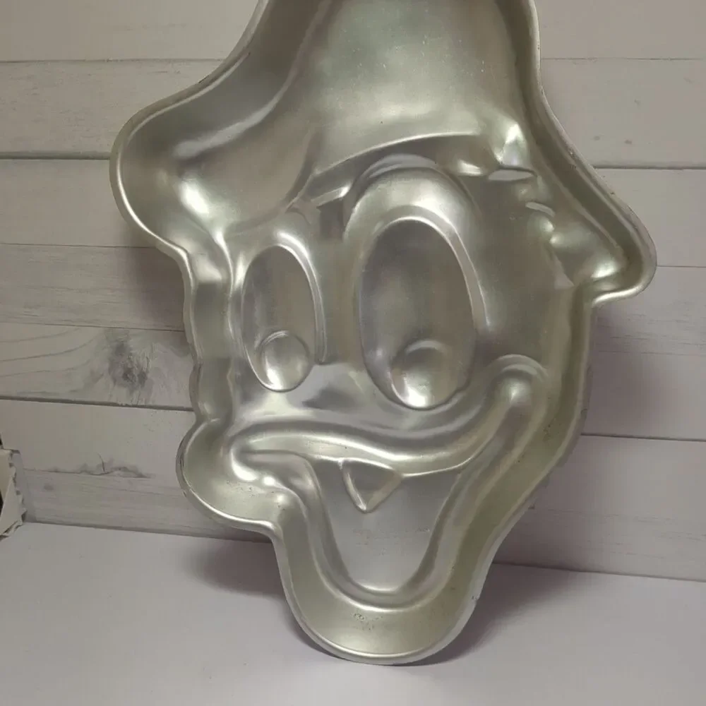 Vintage Walt Disney Donald Duck Cake pan by Wilton 515-507